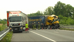 Anc Newswire De A61 Autobahn Nach Lkw Unfall Gesperrt